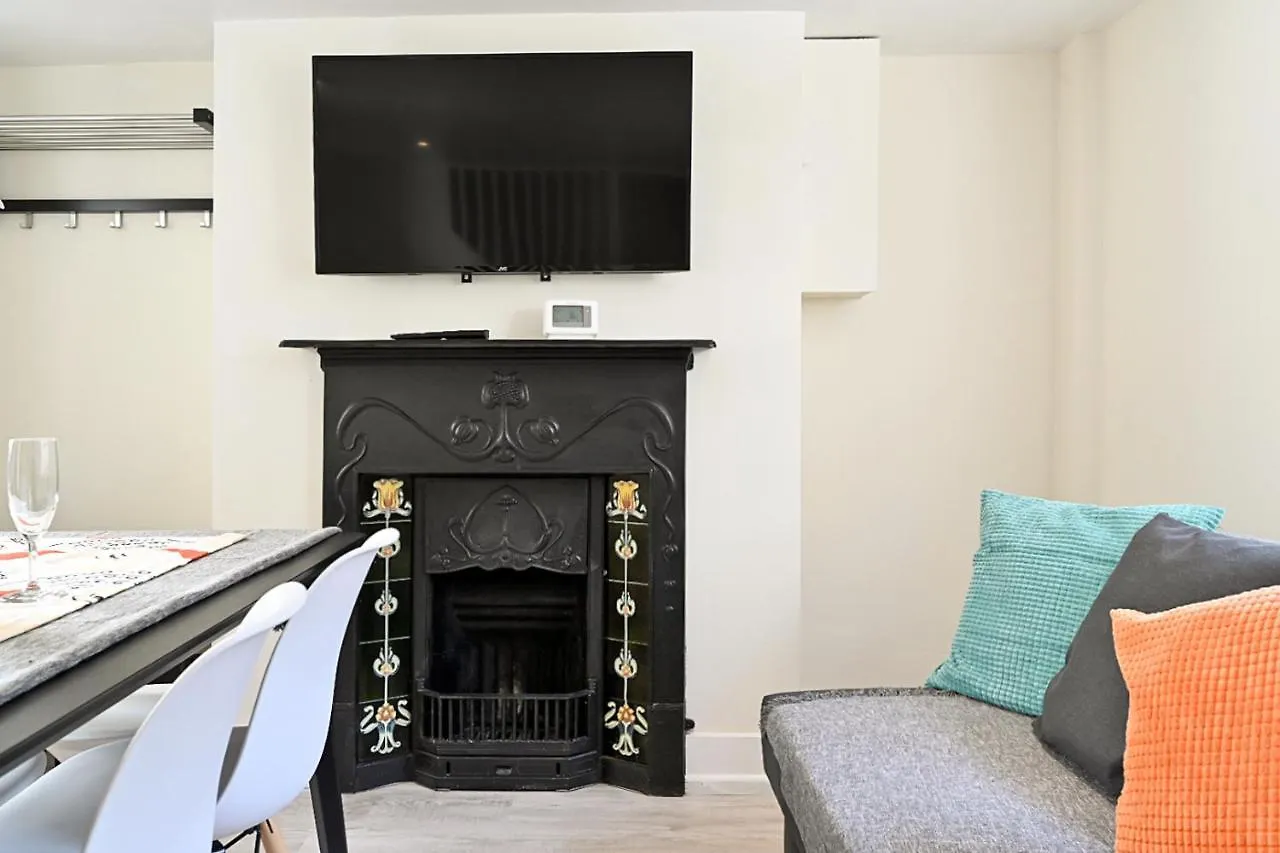 Holiday home Homey Downtown Brighton Two Bedroom Townhouse Near Sea Front, Up To 7 Guests