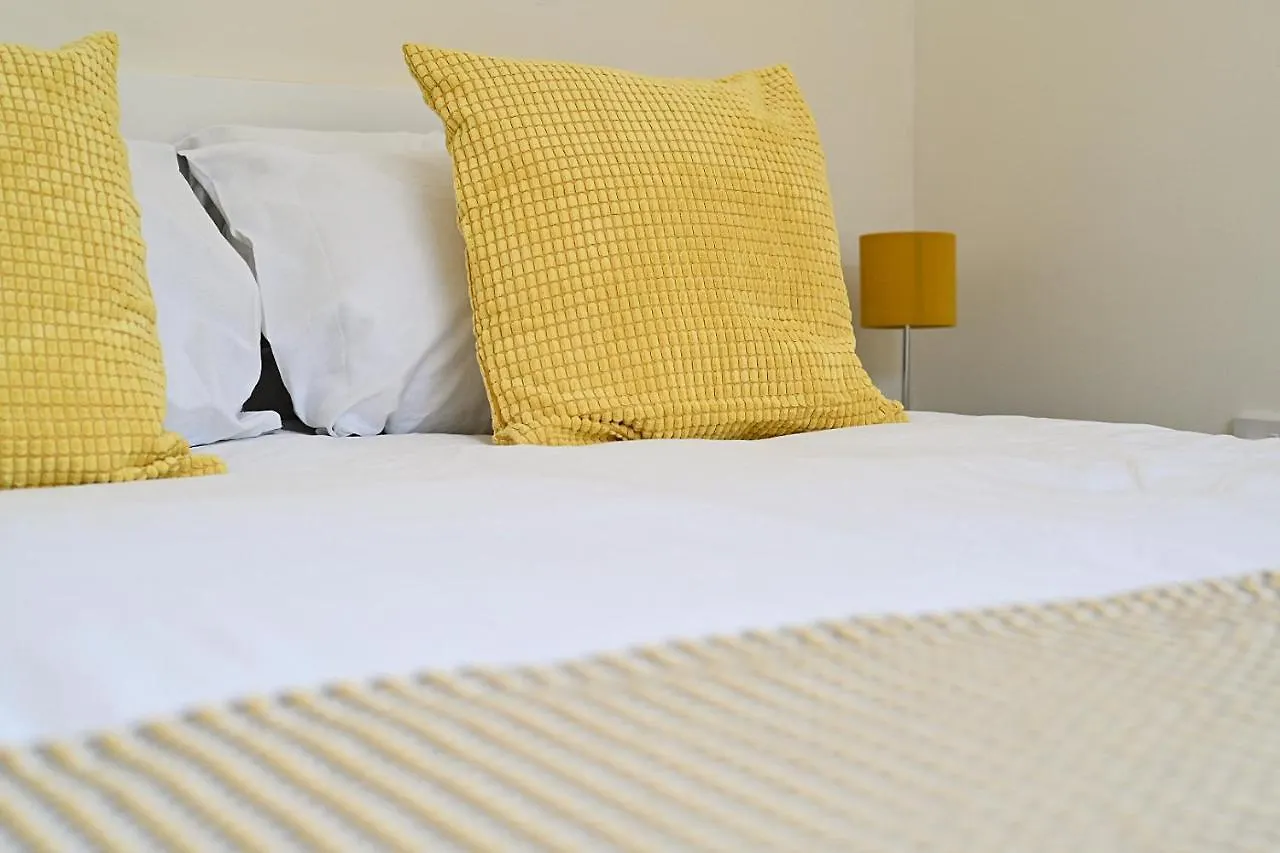 Homey Downtown Brighton Two Bedroom Townhouse Near Sea Front, Up To 7 Guests United Kingdom