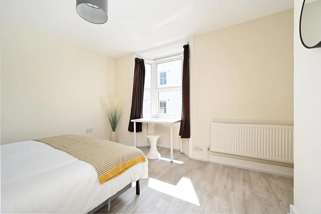 בית נופש Homey Downtown Brighton Two Bedroom Townhouse Near Sea Front, Up To 7 Guests בריטניה