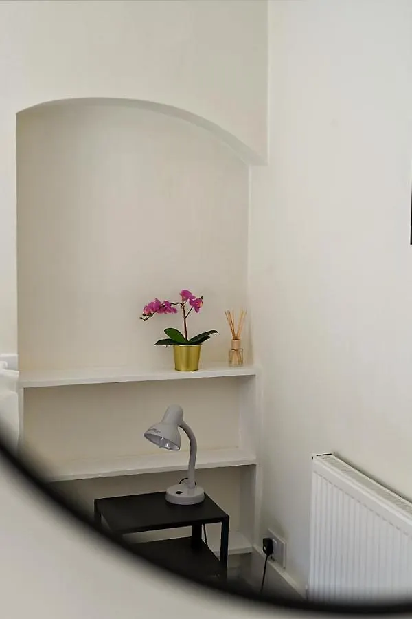בית נופש Homey Downtown Brighton Two Bedroom Townhouse Near Sea Front, Up To 7 Guests בריטניה