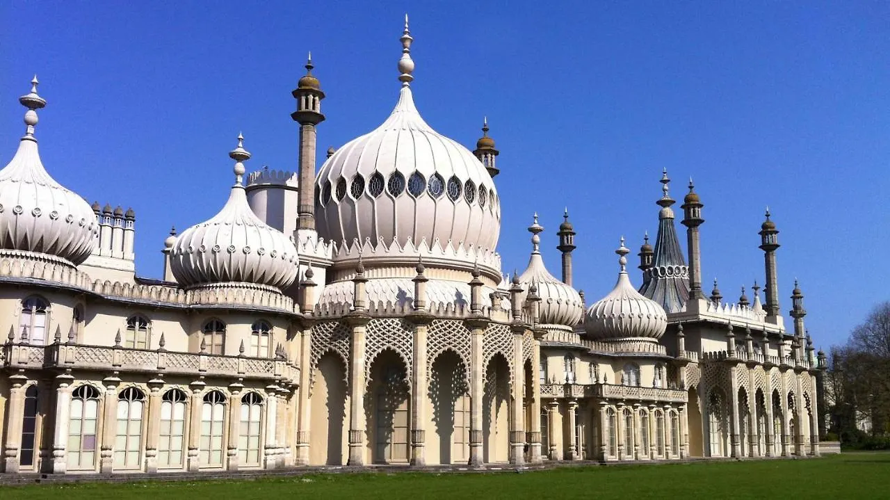 Homey Downtown Brighton Two Bedroom Townhouse Near Sea Front, Up To 7 Guests 0*,  בריטניה